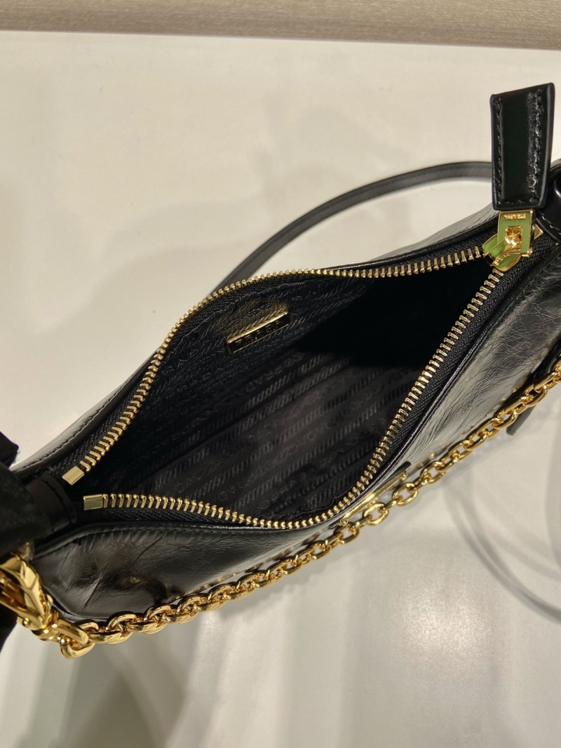 Pra*a hobo bags